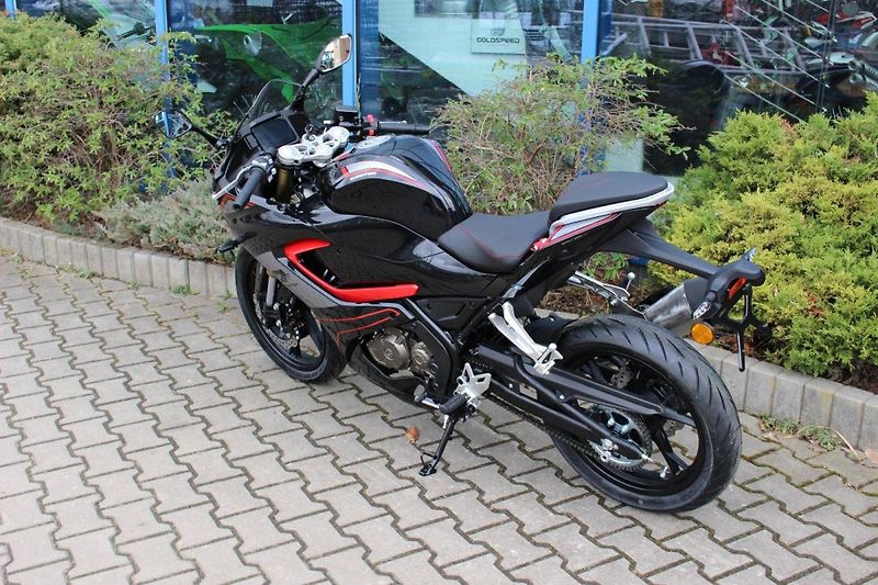 QJ Motor SRK 125 R (2025) NOVINKA 2025 SKLADEM - fotka 8 z 8