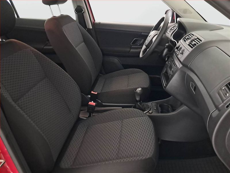 Škoda Fabia (2010) Ambition 1.2 TSI, Serv.kniha - fotka 9 z 14