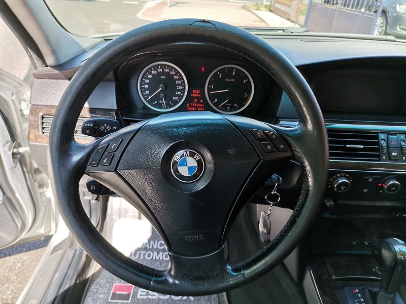 BMW Řada 5 (2005) 3.0d 160kw M57 Automat - fotka 11 z 27