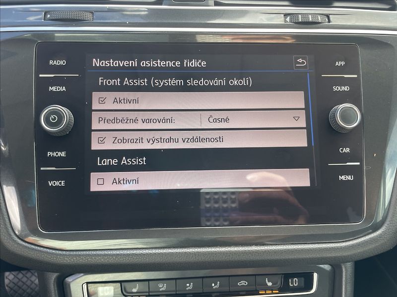 Volkswagen Tiguan 2,0 TDi 110kw DSG 4-matic bez - fotka 16 z 43