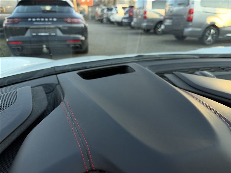 Chevrolet Corvette C8 Cabriolet stingray - fotka 18 z 27