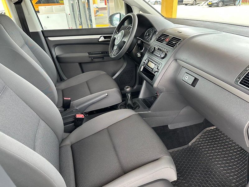 Volkswagen Touran (2011) 1.2TSi PĚKNÝ STAV, PO SERVISU - fotka 8 z 18