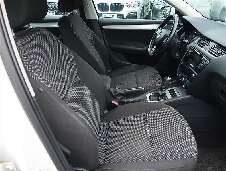 Škoda Octavia (2015) Ambition 1.6 TDI, Automat - fotka 9 z 16