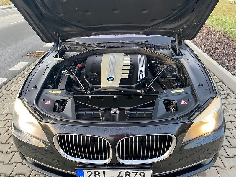 BMW Řada 7 (2009) - fotka 38 z 47