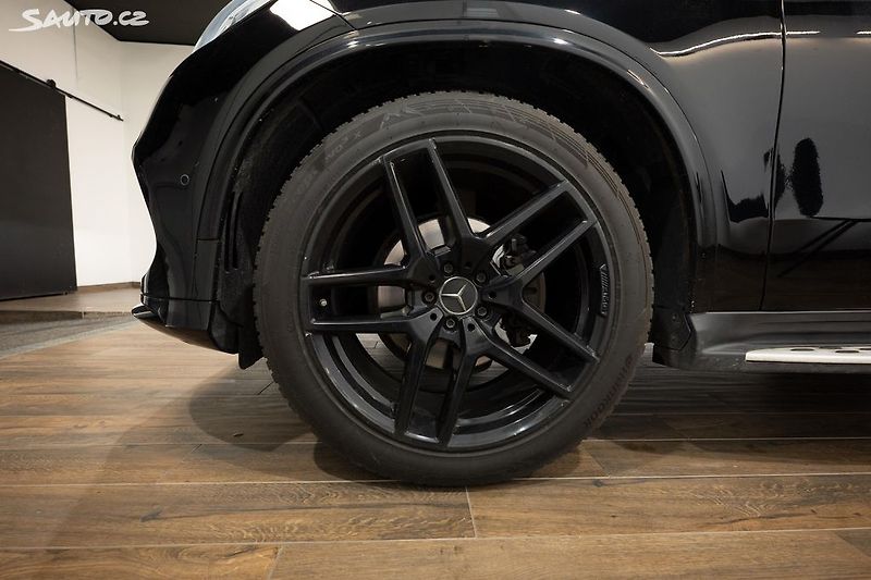 Mercedes-Benz GLE 350d Coupe 190 kW AMG paket - fotka 21 z 24