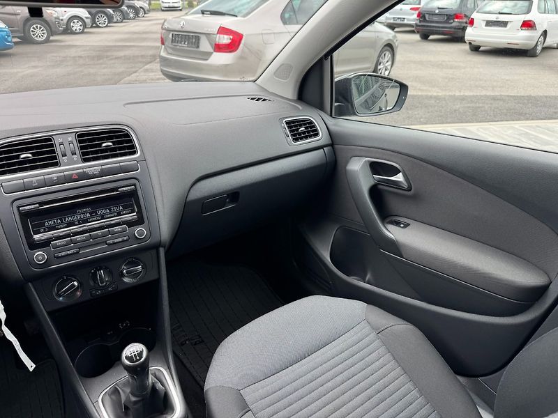 Volkswagen Polo (2011) Comfortline 1.2 TSI 66kW - fotka 17 z 32