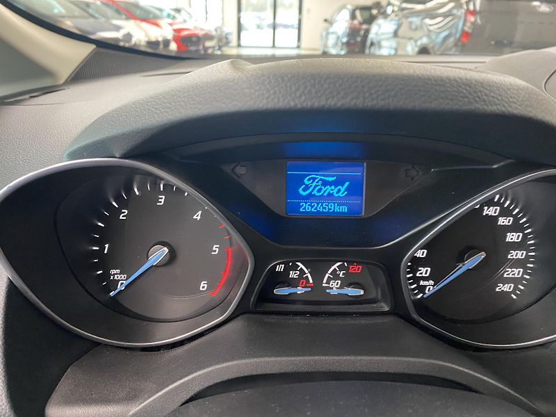 Ford C-MAX Trend 1,6TDCi, ČR, 1.MAJ - fotka 15 z 27