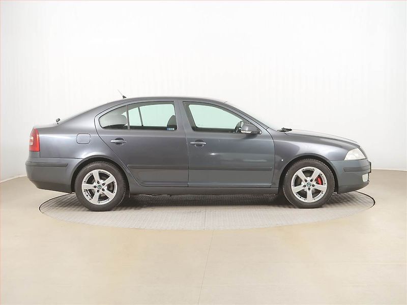 Škoda Octavia (2007) 2.0 TDI, po STK, dobrý stav - fotka 6 z 13