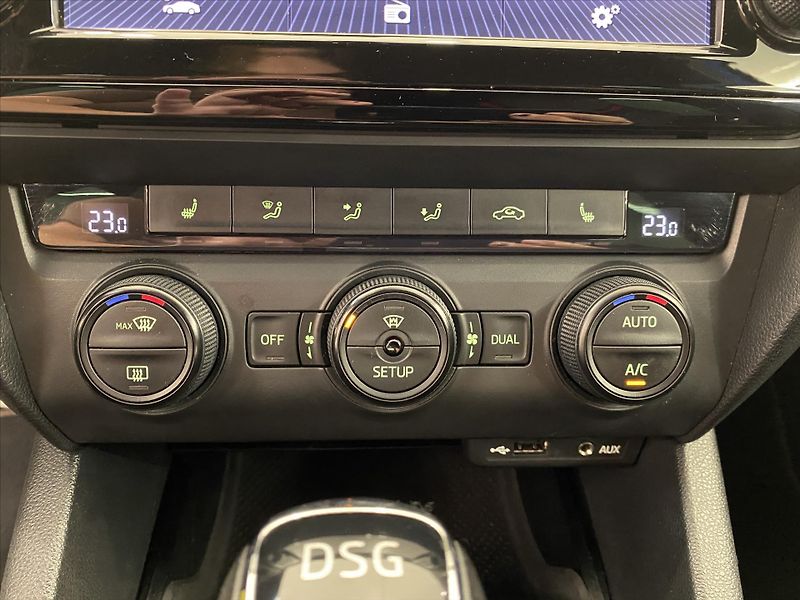Škoda Octavia 2,0 TDI DSG 135 kW RS - fotka 19 z 24