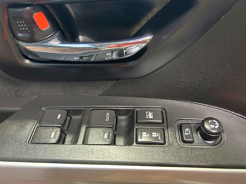Suzuki SX4 (2015) 1.6VVT 4x4, 1.maj,ČR, Ele - fotka 11 z 15