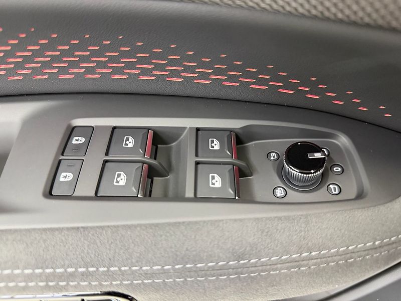 Audi Q7 TDI 220 kW QUATTRO S-LINE, WEB - fotka 33 z 39