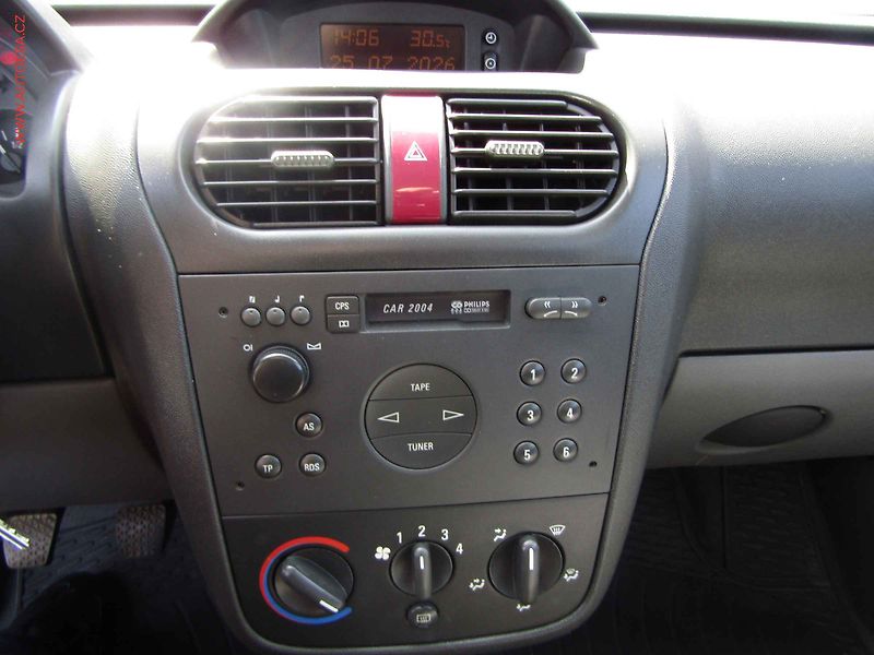 Opel Corsa (2002) 1.2i, ČR, STK4/28 - fotka 11 z 14