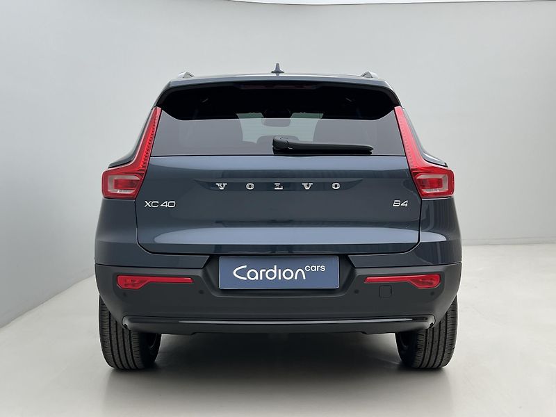 Volvo XC40 (2026) B4 ULTRA DARK AUT - fotka 10 z 43