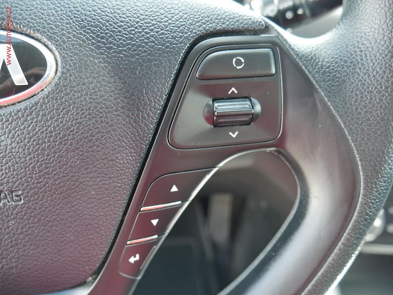 Kia Ceed (2014) 1.4i, 1.maj,ČR, AC - fotka 16 z 19