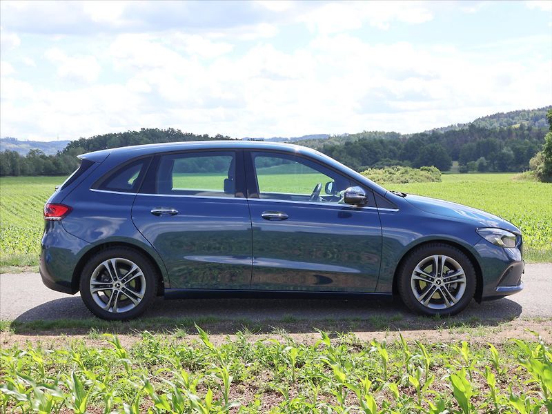 Mercedes-Benz Třídy B 2,0 200d 110kW Aut. LED CZ - fotka 8 z 38