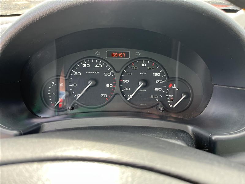 Citroën Berlingo 1,4 i TAŽNÉ STK 2/27 - fotka 18 z 31