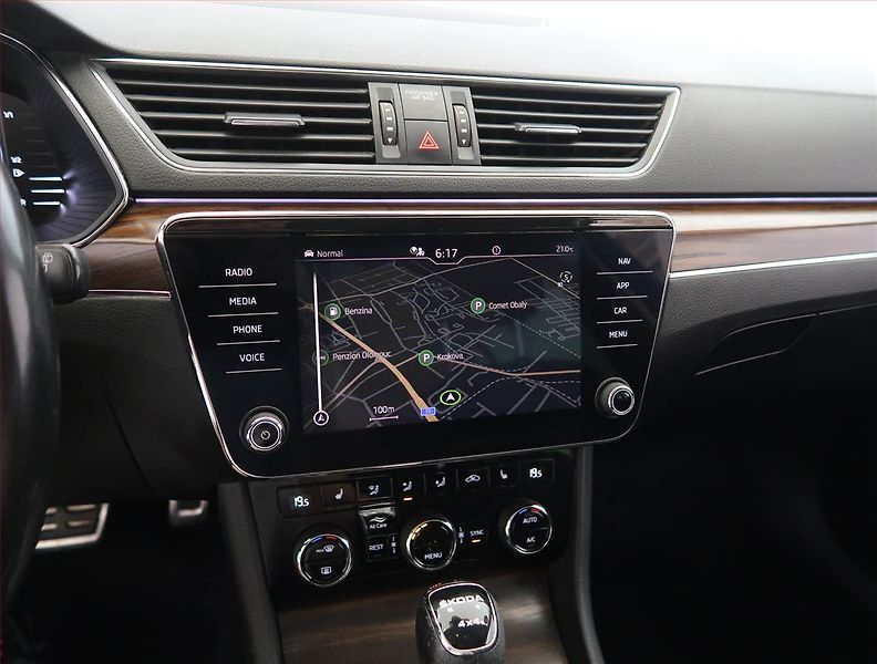 Škoda Superb (2022) Scout 2.0 TDI, Scout - fotka 16 z 29