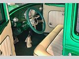 Street rod REO Flying Cloud 25.