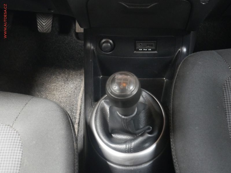 Hyundai i20 (2012) 1.2i, AC - fotka 17 z 17