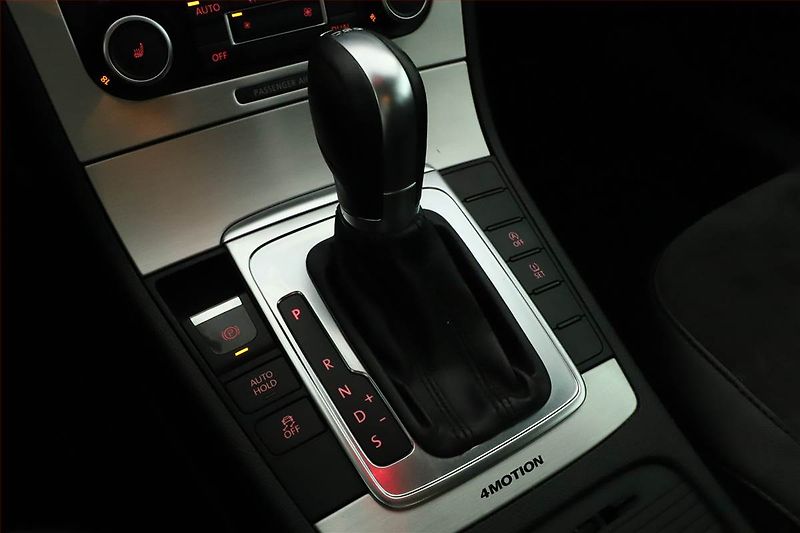 Volkswagen Passat (2011) 2.0 TDI, 4X4, Automat - fotka 10 z 15