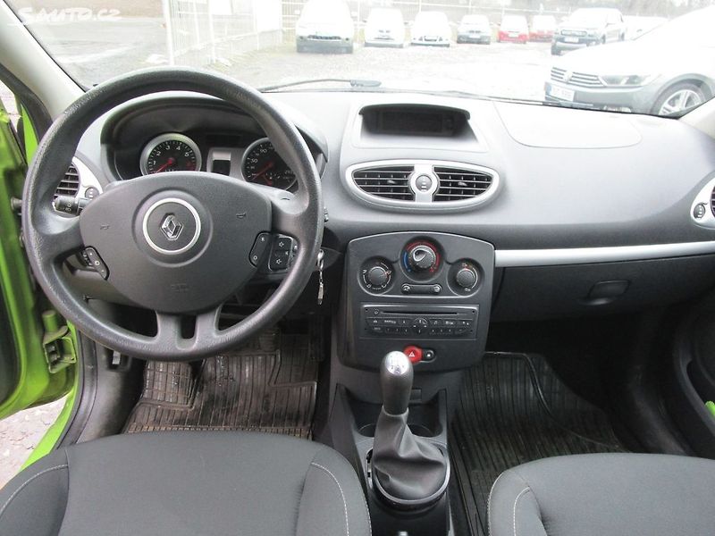 Renault Clio 1,2-55KW-1.MAJITEL-KOUPEN V ČR - fotka 14 z 23