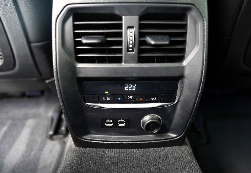 BMW Řada 3 320d xDrive Mpaket/Lasery/kůže - fotka 36 z 49