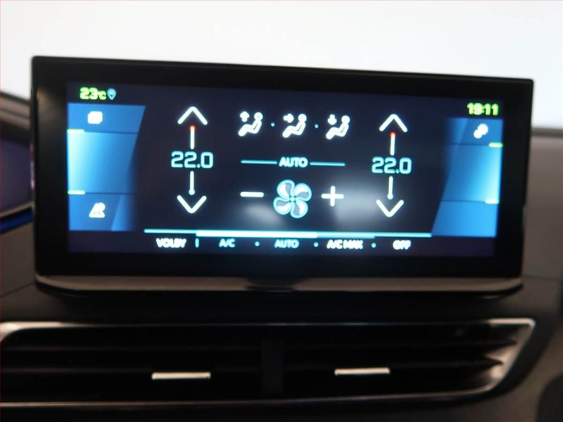 Peugeot 3008 (2023) GT e-Hybrid 225 - fotka 12 z 17