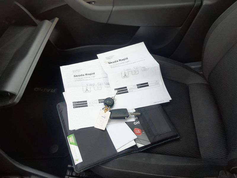 Škoda Rapid (2016) 1.2 TSI serviska 2x klíč - fotka 14 z 16