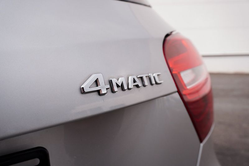 Mercedes-Benz Třídy A 220d 4MATIC AMG - fotka 22 z 28