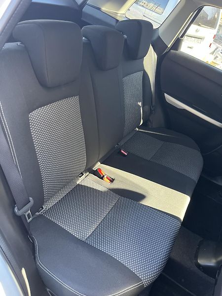 Suzuki Vitara 1.6/88kW, COMFORT, 4x4 - fotka 13 z 20
