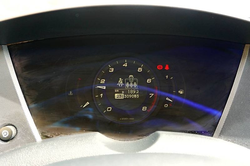 Honda Civic (2011) 1,4i- Vtec 73 kW - fotka 23 z 27