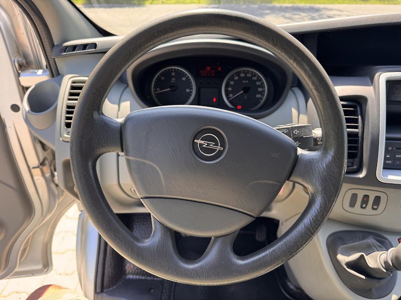 Opel Vivaro 2.0CDTI 84Kw L2 - 9.Mist - fotka 10 z 17
