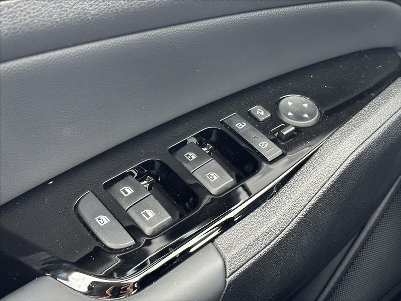 Kia Sportage 1,6 TGDi HEV AT TOP ADAPTIV - fotka 35 z 49