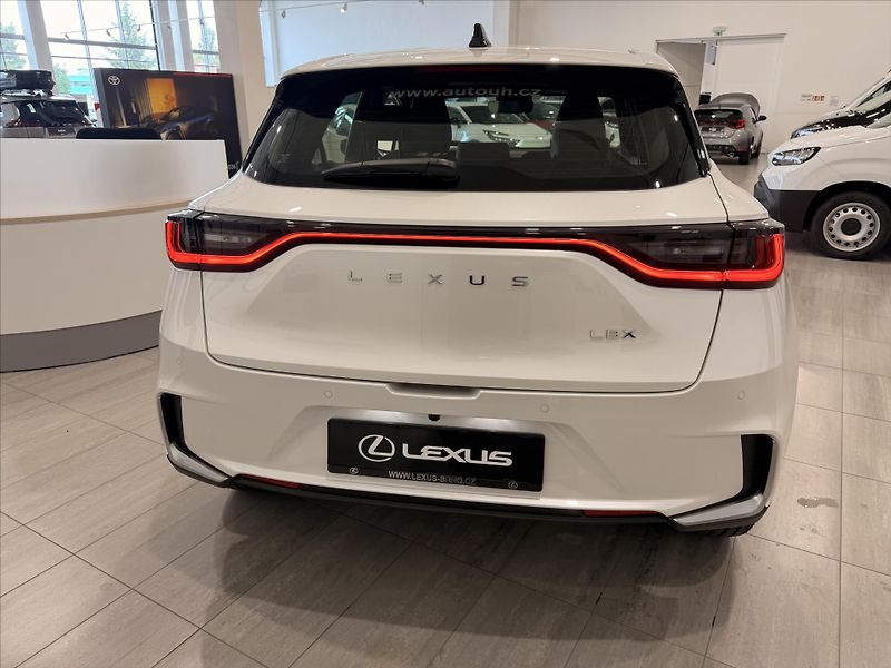 Lexus LBX (2025) 1,5 Relax Advanced  Hybrid - fotka 4 z 11