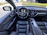 Volvo XC60 B5 AWD /1. maj / výhřev + kola - náhled 15