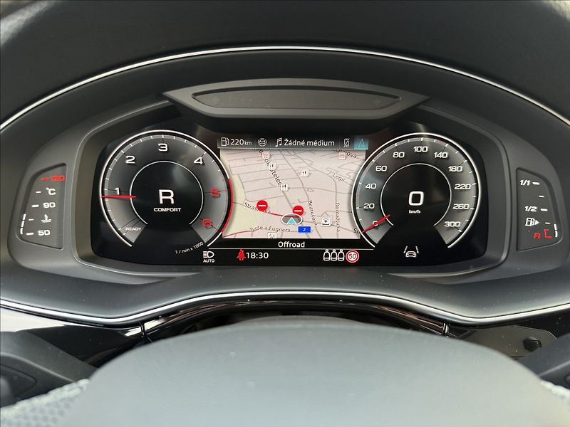 Audi Q7 50 TDI S-Line Quattro - fotka 13 z 37