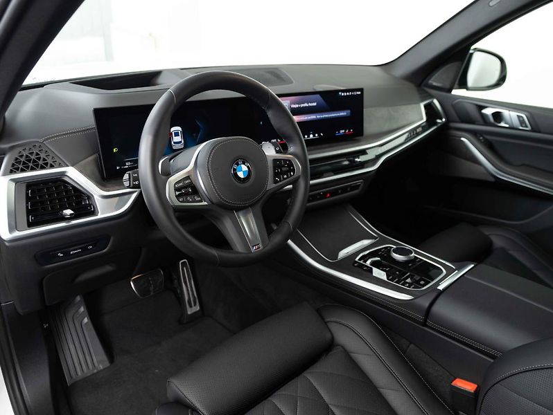 BMW X5 xDrive30d - fotka 11 z 24