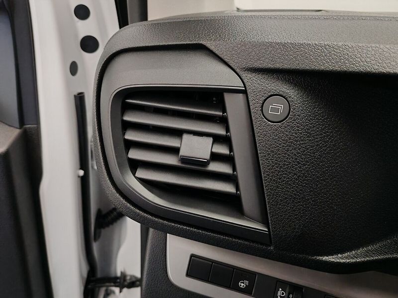 Toyota ProAce Panel Van L2 - 2.0L Diesel 177 - fotka 15 z 26