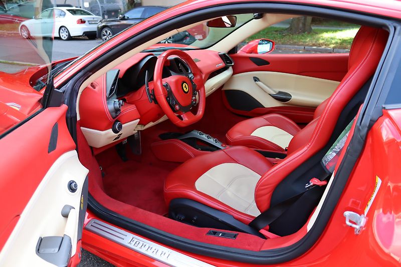 Ferrari 488 (2019) 488 GTB | 1. Majitel | ČR  - fotka 36 z 75
