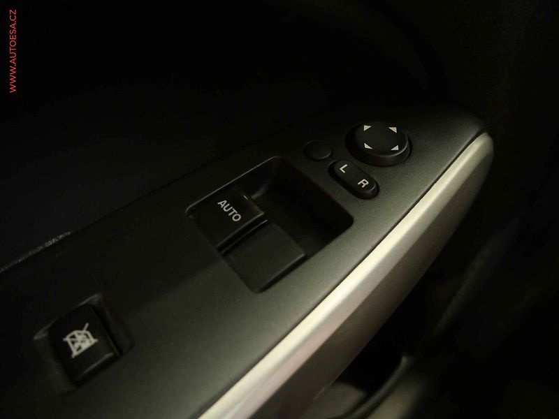 Mazda 2 (2008) 1.3 i, ČR, AC - fotka 14 z 17
