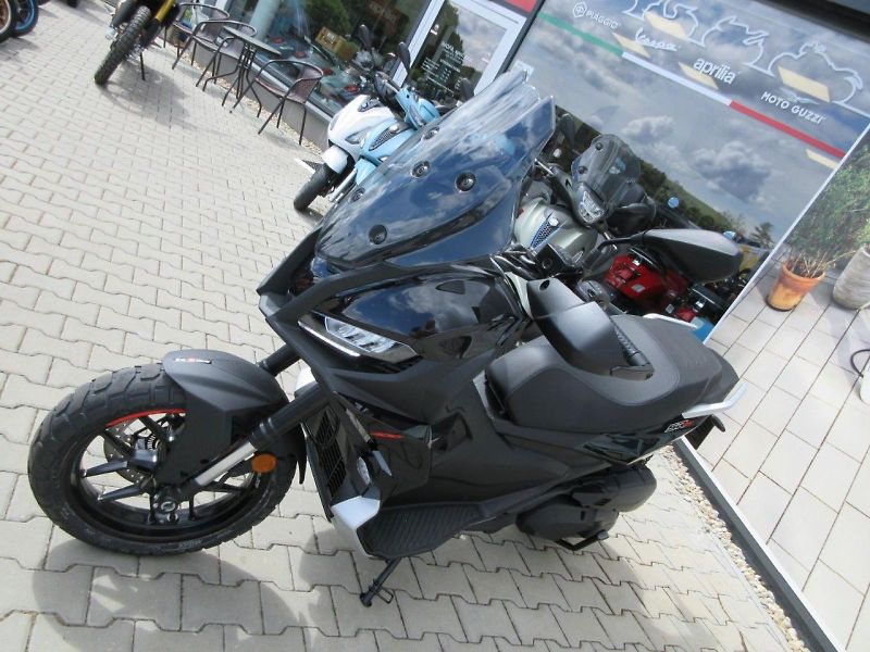 Aprilia (2026) SR GT 400 - fotka 4 z 13
