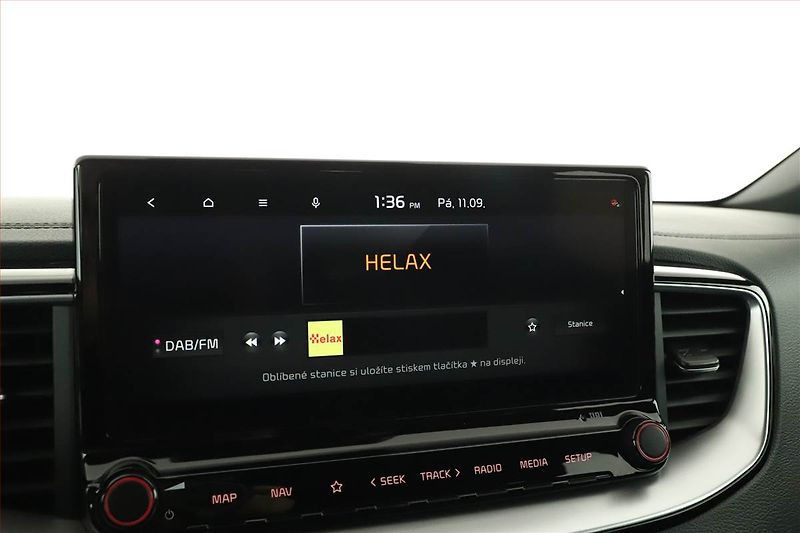 Kia Ceed (2023) 1.5 T-GDI - fotka 13 z 16