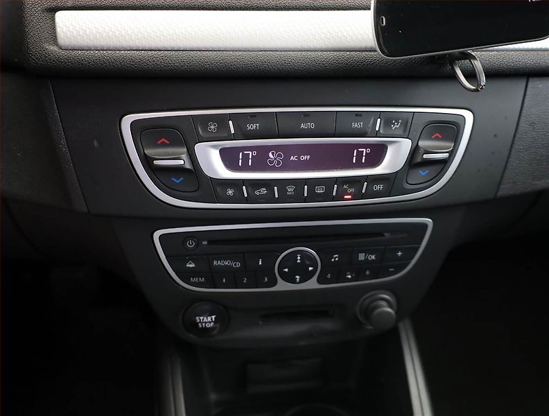 Renault Mégane (2010) 1.5 dCi, nová STK, Tažné - fotka 9 z 14