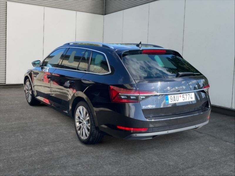 Škoda Superb 2,0 TDI 110 Style AT - fotka 4 z 11