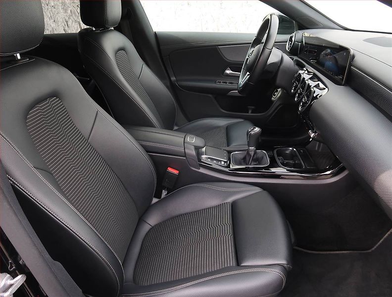 Mercedes-Benz CLA (2021) 200, 1.ČR,Navigace,plný servis - fotka 9 z 22
