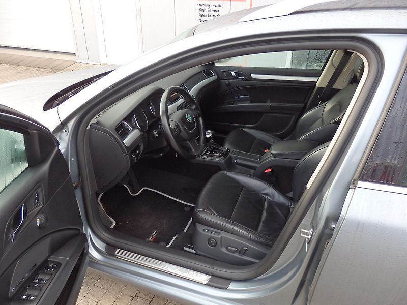 Škoda Superb 2.0 TSI 147 kW DIGI. KLIMA - fotka 6 z 28