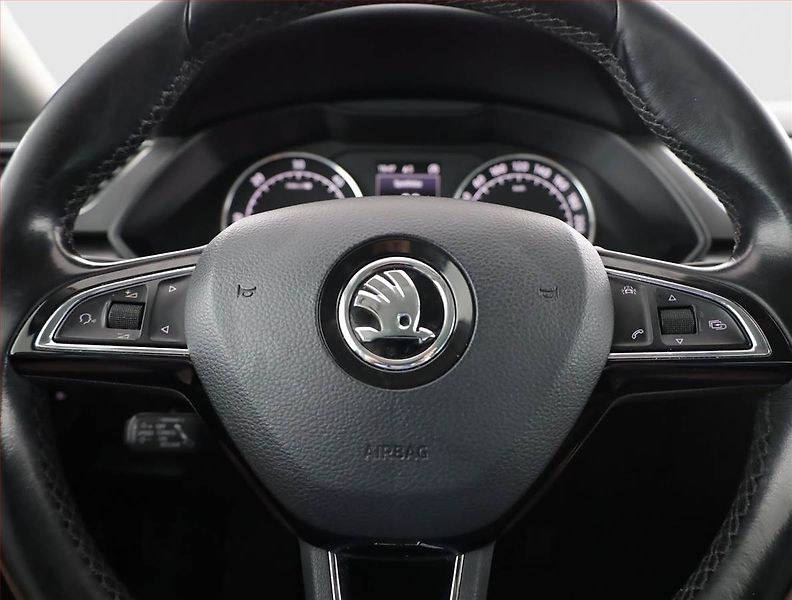 Škoda Superb (2016) Style 2.0 TDI, 4X4, Automat - fotka 8 z 17