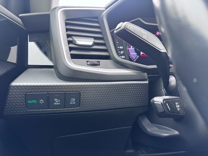 Audi A1 (2019) 2,0 TFSI 147 KW S-LINE DPH - fotka 27 z 50