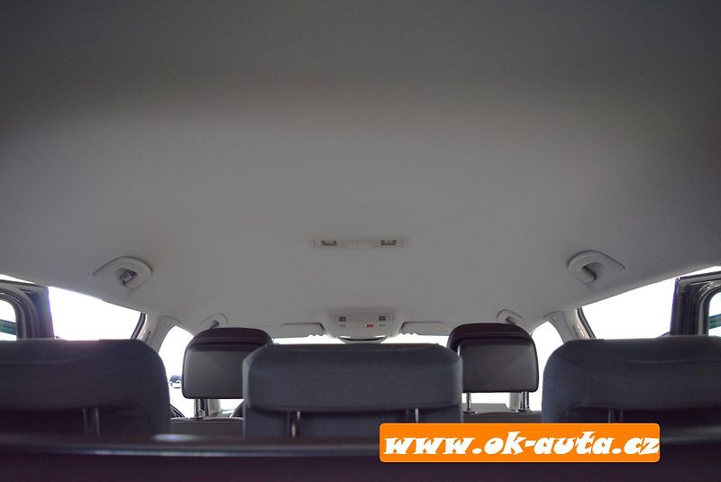 Volkswagen Passat 2.0 TDI BUSINESS DSG 97 000 KM - fotka 19 z 51