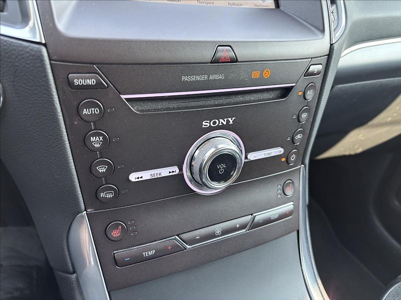 Ford S-MAX 2,0 EcoBlue Titanium AWD AUT - fotka 41 z 51